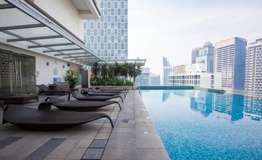 Cozy Super King Bed Studio Walking To Petronas Klcc Kuala Lumpur Exterior photo